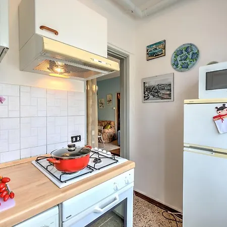 Apartmán Cozy 50 Mt From - Happy Meina