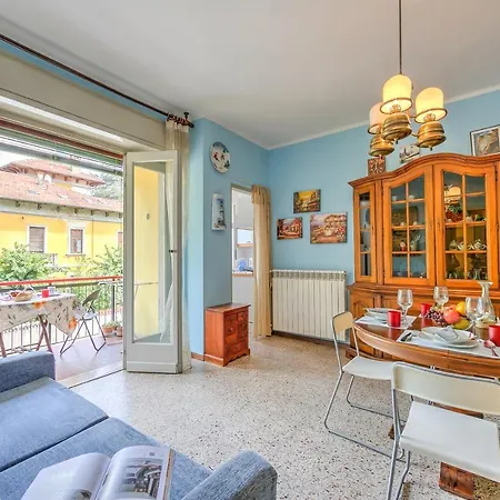 Cozy 50 Mt From - Happy Apartmán