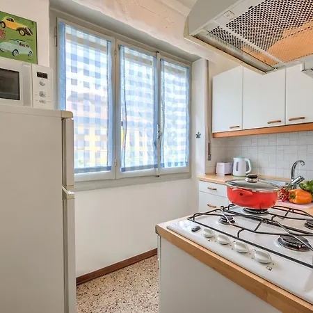 Cozy 50 Mt From - Happy Apartmán *